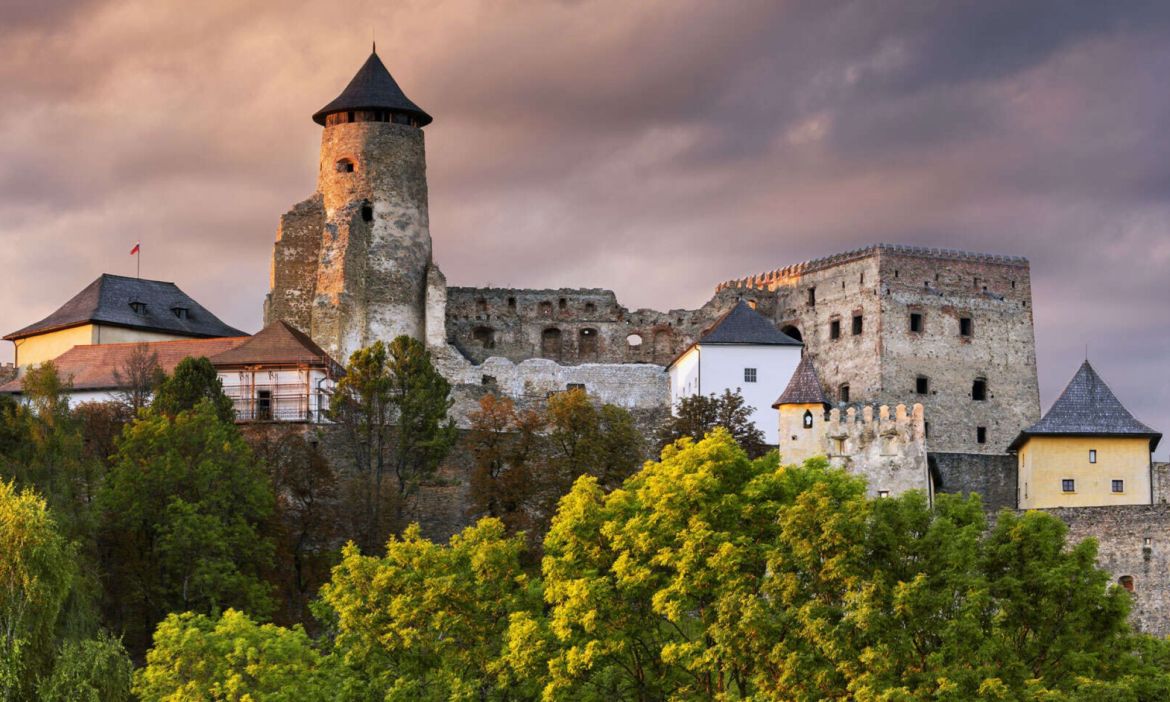 cropped-hrad.jpg